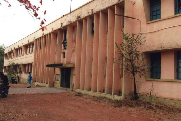 https://cache.careers360.mobi/media/colleges/social-media/media-gallery/16233/2021/2/23/Campus view of Government Science and Commerce College Bhopal_Campus-view.jpg